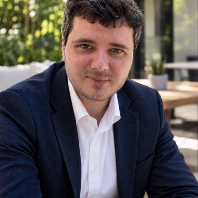 Václav Trávník, realitní makléř
